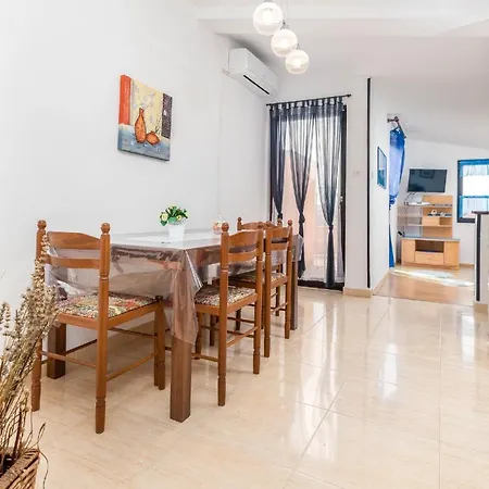 Apartment Fuer 4 Personen Ca 40 Qm In Pula, Istrien Istrische Riviera